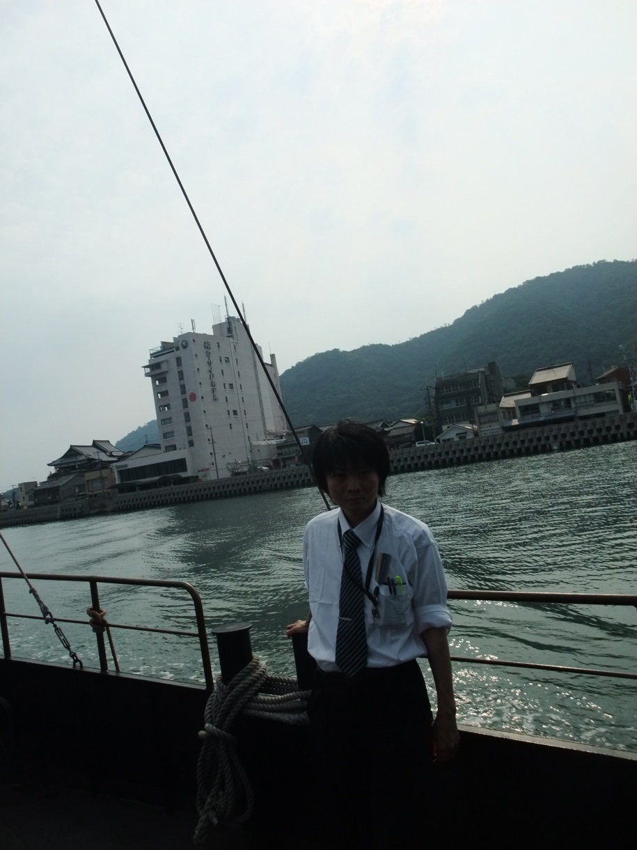 �ۂ̉Y����同���֌������t�F���[�ɏ�鑝�c�^�m�F�i�܂����܂����j�搶�B�w�i���ۃV�[�T�C�h�z�e��